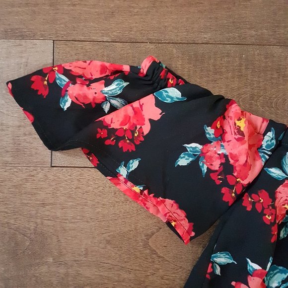 Forever 21 Black/Red Floral Off-Shoulder Top - S - Picture 3 of 11